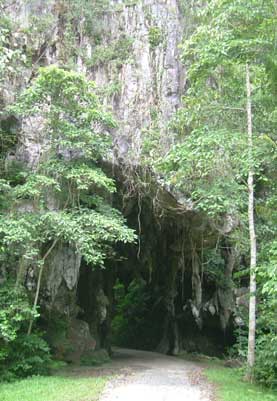 Kota Gelanggi Cave